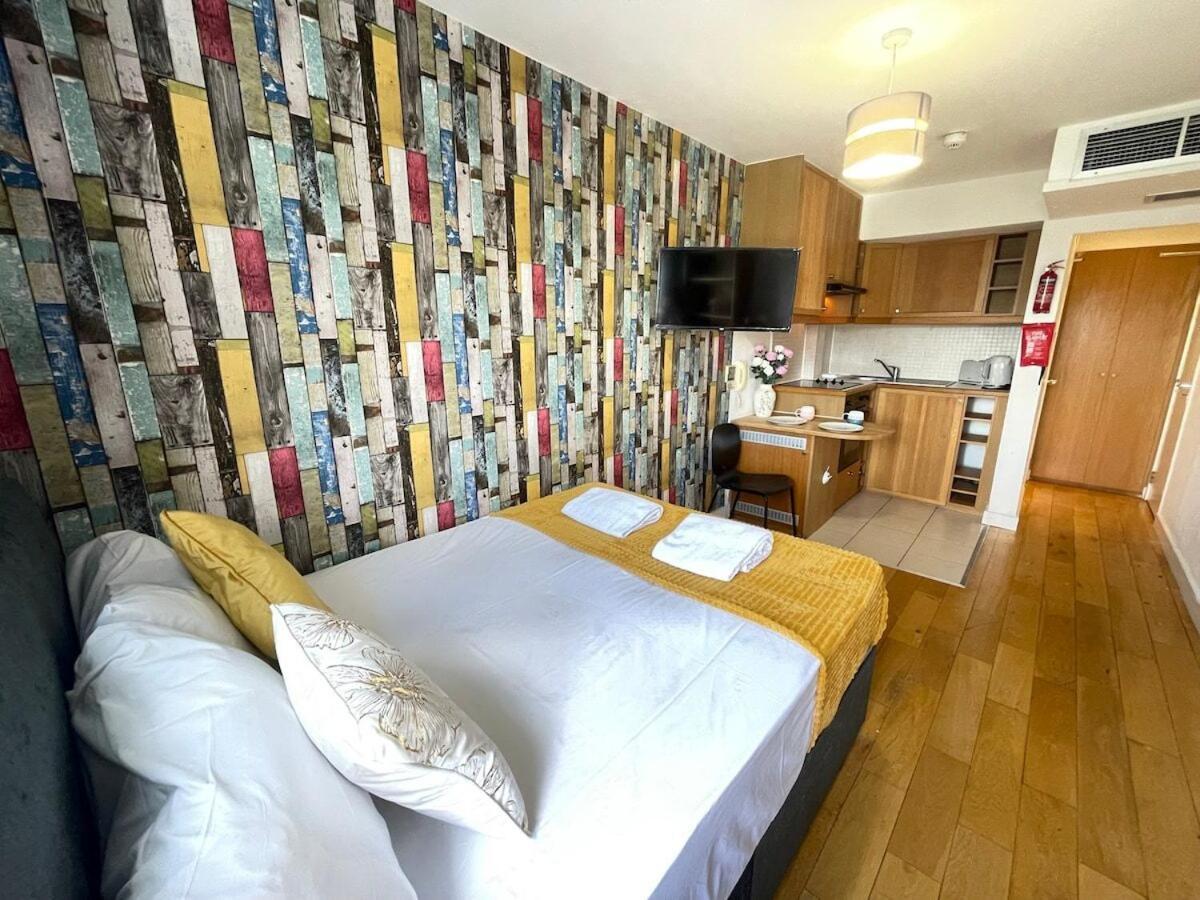 Portobello Road Artistic Studios 'Budget' Londra Oda fotoğraf