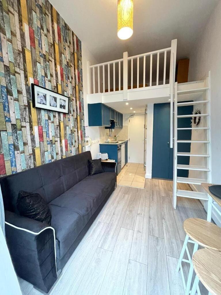 Portobello Road Artistic Studios 'Budget' Londra Oda fotoğraf