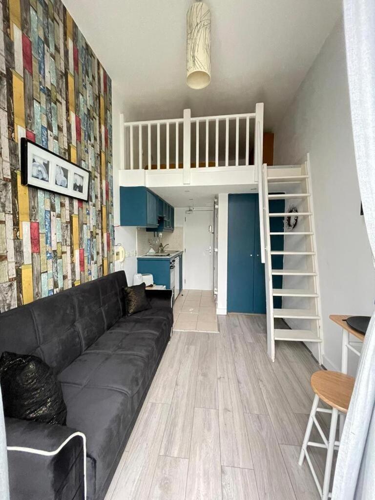 Portobello Road Artistic Studios 'Budget' Londra Oda fotoğraf