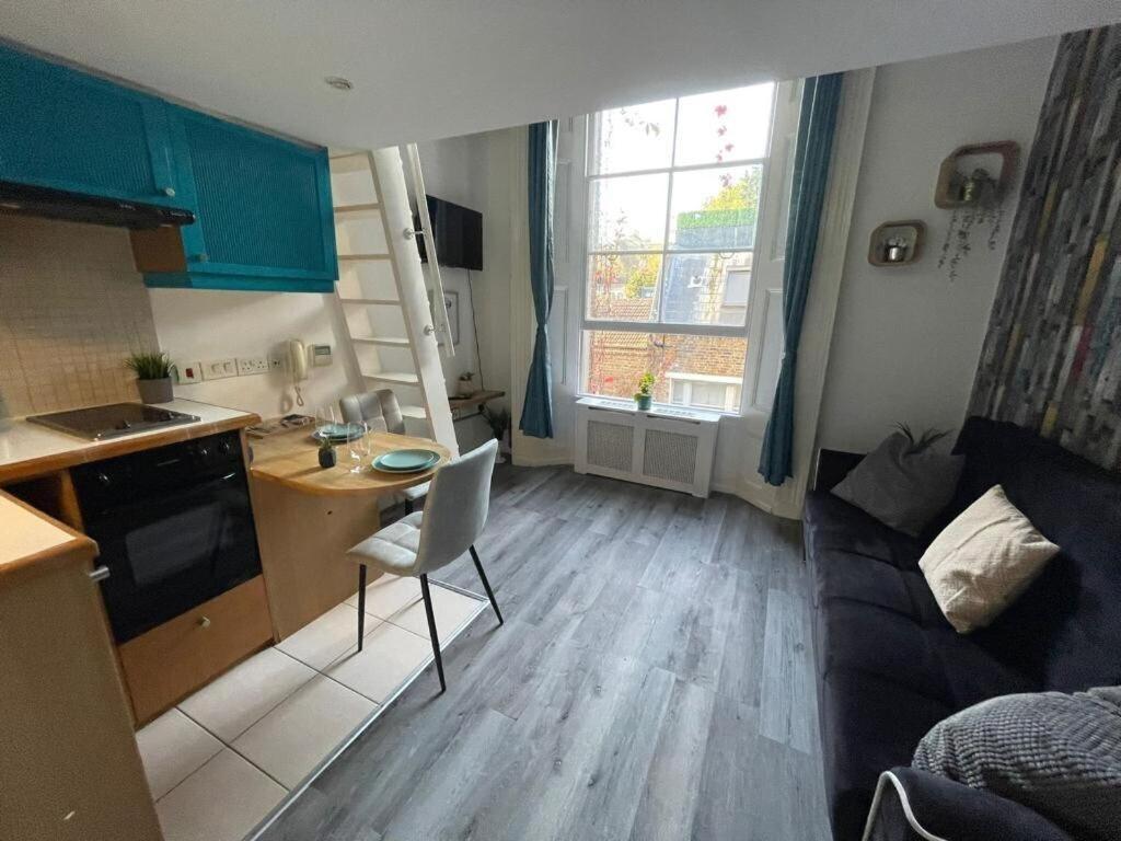 Portobello Road Artistic Studios 'Budget' Londra Oda fotoğraf