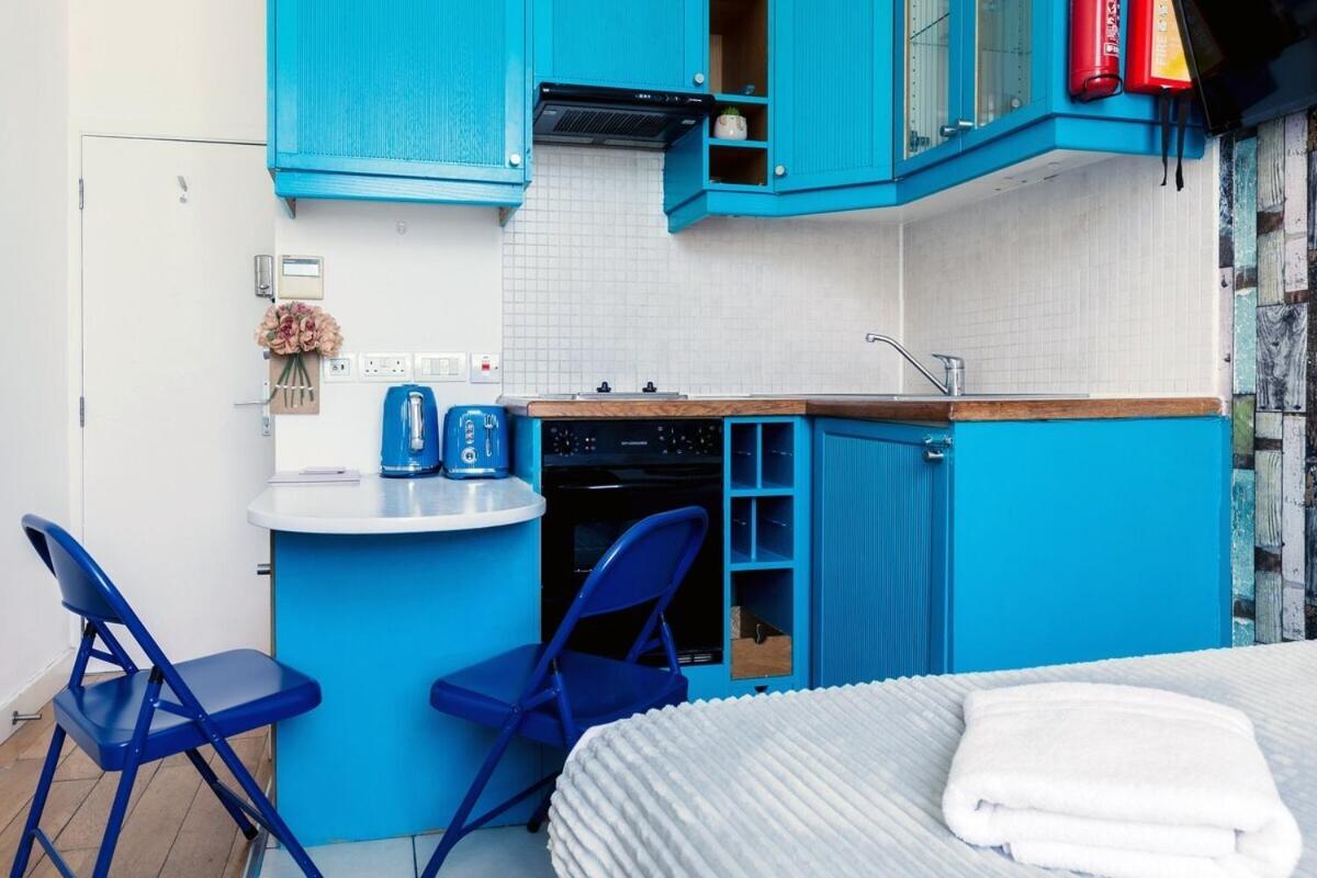 Portobello Road Artistic Studios 'Budget' Londra Oda fotoğraf