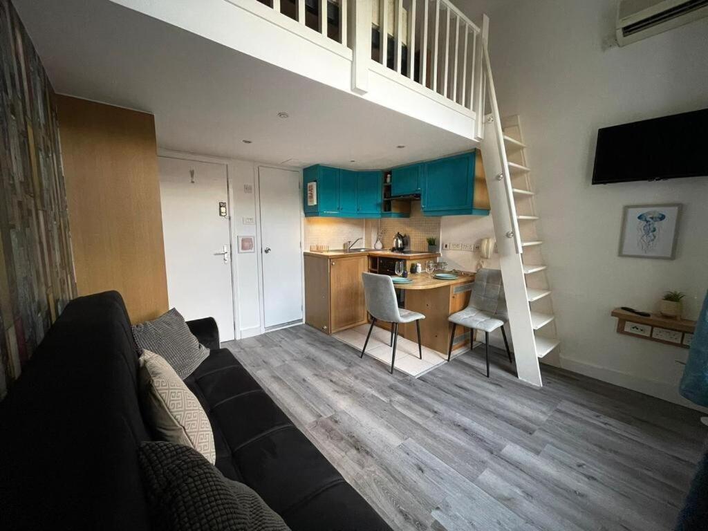 Portobello Road Artistic Studios 'Budget' Londra Oda fotoğraf