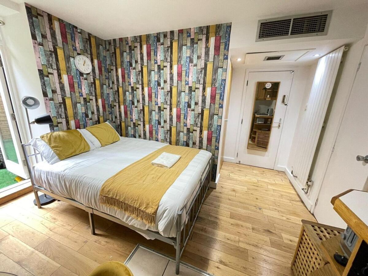 Portobello Road Artistic Studios 'Budget' Londra Oda fotoğraf