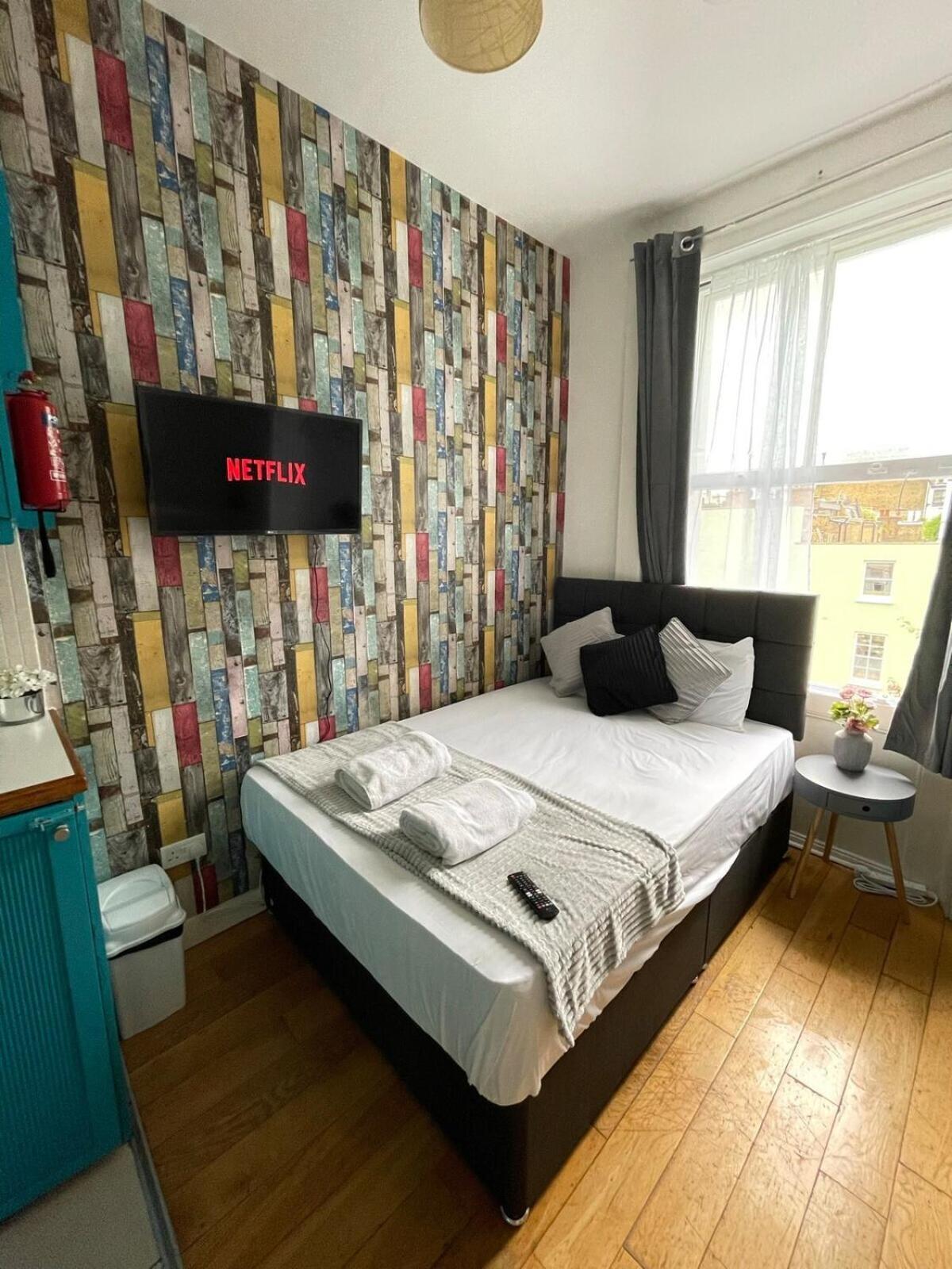 Portobello Road Artistic Studios 'Budget' Londra Oda fotoğraf