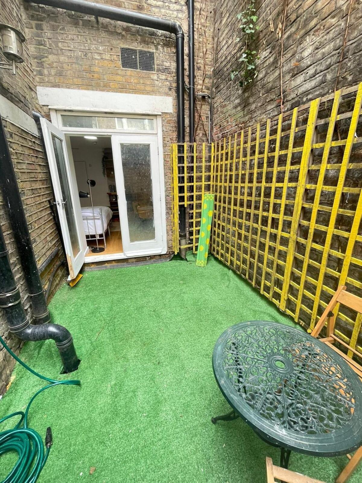 Portobello Road Artistic Studios 'Budget' Londra Oda fotoğraf